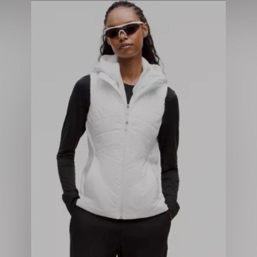 Lululemon Another Mile White Vest Size 2. Like NEW